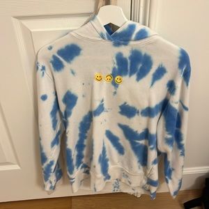 Cute sweatshirt great quality super soft + cozy